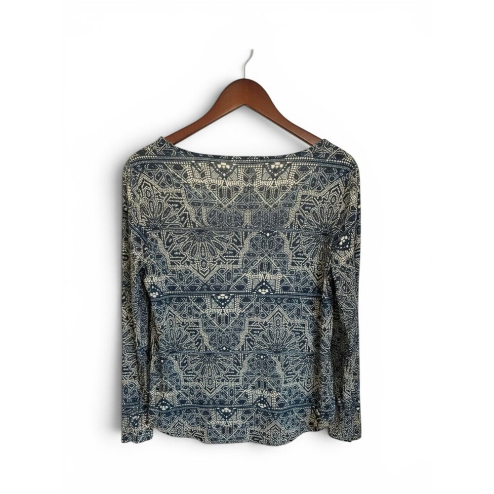 Chico’s Blue Geometric Kaleidoscope Print Mesh Lined Top Size 1 Long Sleeve - Picture 2 of 12